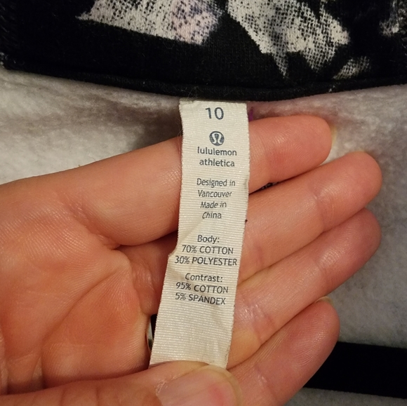 Lululemon Scuba Hoodie Zip Up Jacket Black and White Cloud Print Size 10 - Picture 5 of 10
